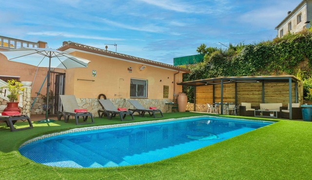 Wonderful private villa for 6 people with A/C, private pool, WIFI, TV, terrace and pets allowed