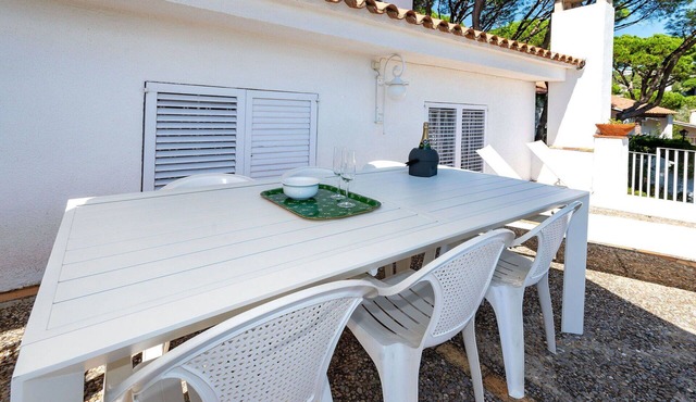 Wonderful private villa for 8 people with WIFI and TV
