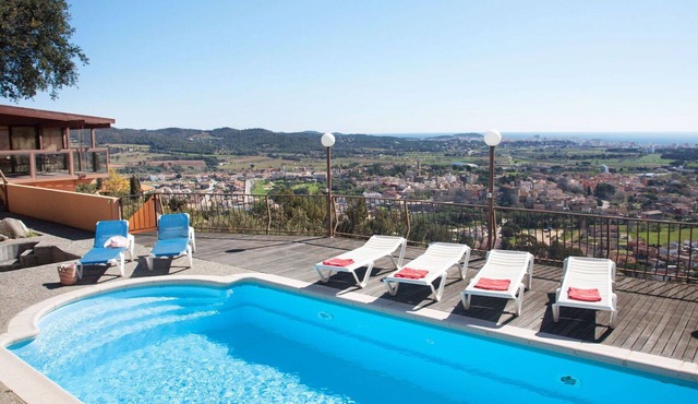 Wonderful private villa with WIFI, private pool, TV, terrace, pets allowed and panoramic view