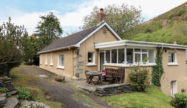 YR ODYN, pet friendly, country holiday cottage in Llangrannog