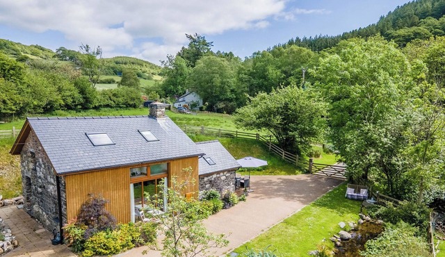 Yr Pandy a beautiful barn conversion nestled within the Snowdonia National Park