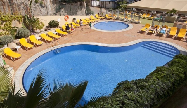ZEcamping 3 étoiles 200m plage piscine chiens acceptés locatif TV BBQ clim