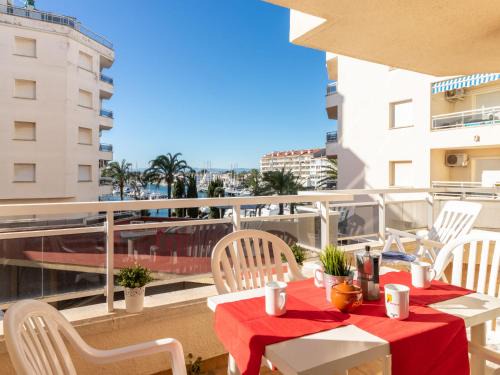 Apartment Club Nautic-10 by Interhome