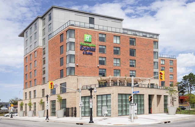 Holiday Inn Express & Suites Ottawa Downtown East, an Ihg Hotel