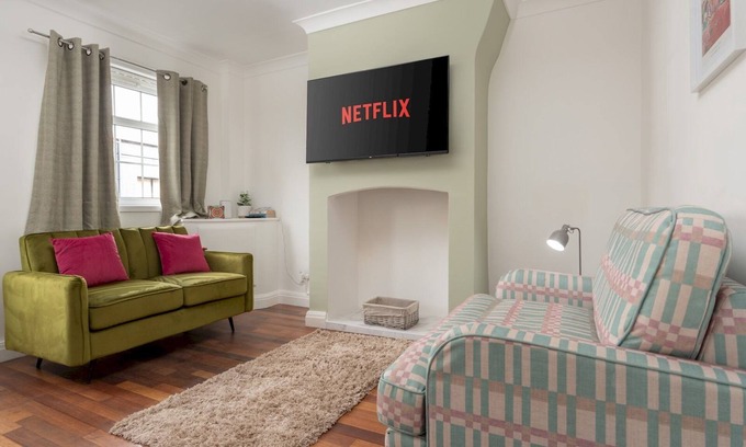 Knotty Ash House | Pass the Keys | Cosy Liverpool Home. WiFi Parking Nr Alder Hey