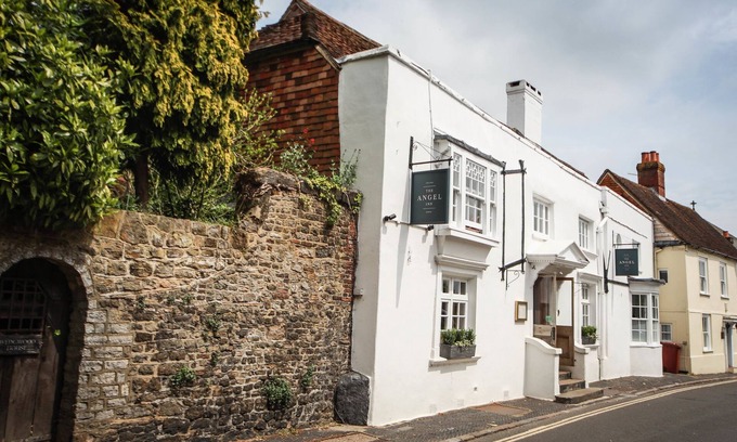 Petworth Hotel | The Angel Inn