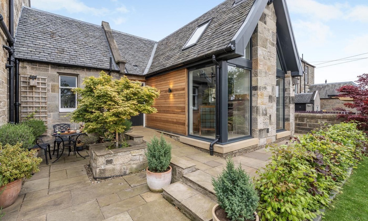 Kirkliston Cottage | 1 Bed in Kirkliston (oc-o42755)