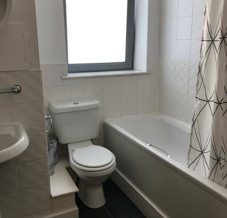 Photo of Bathroom in City Centre Glasgow