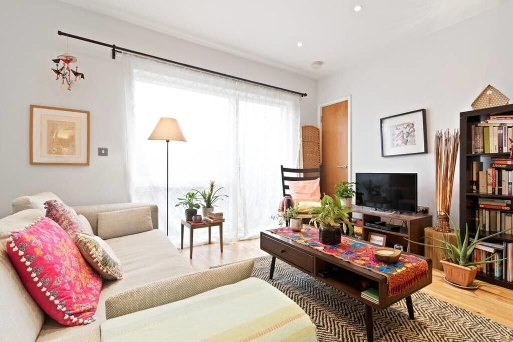Photo of Livingroom in Newham