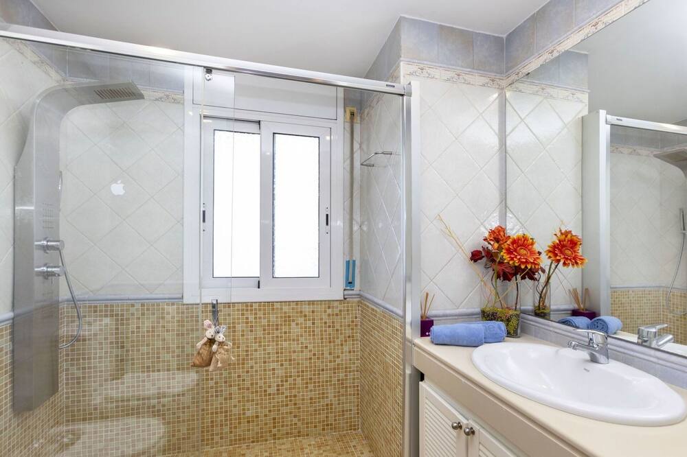 Photo of Bathroom in Mont Barbat