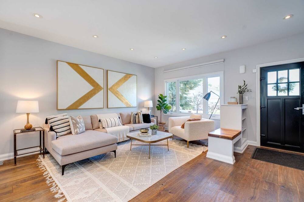 Photo of Livingroom in Old East York