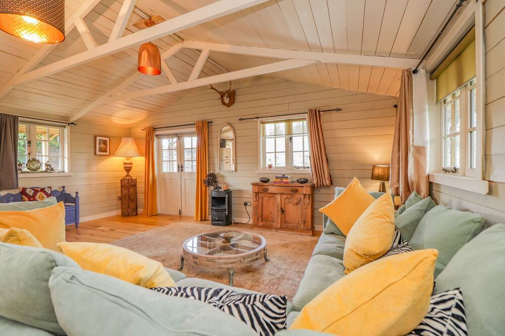 Photo of Livingroom in Abbess Roding