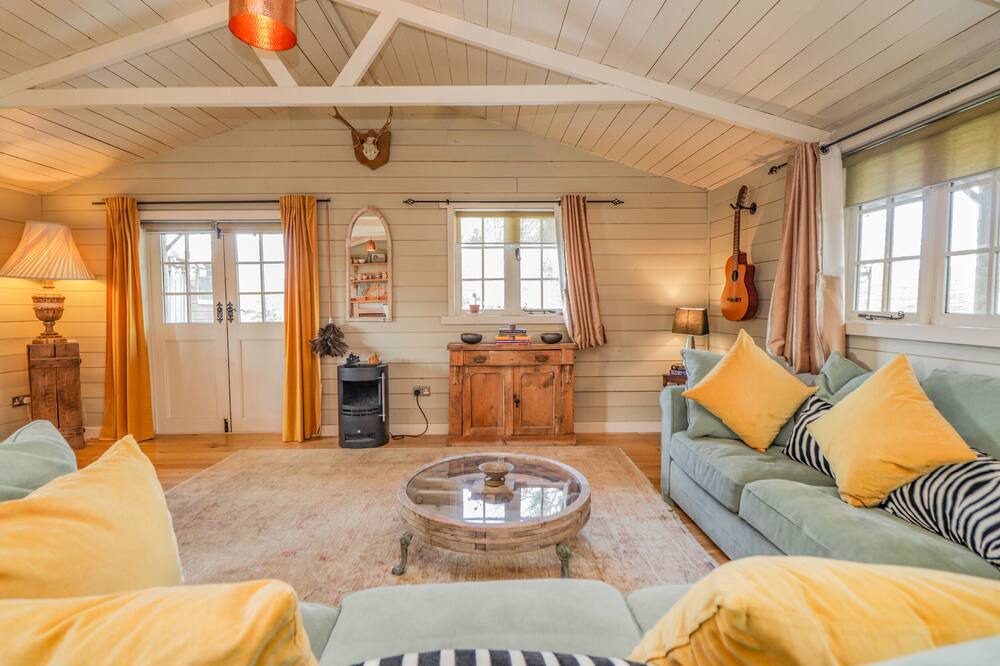 Photo of Livingroom in Abbess Roding