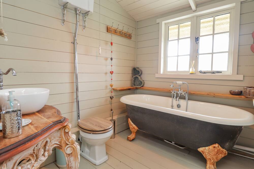 Photo of Bathroom in Abbess Roding