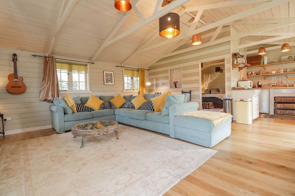 Photo of Livingroom in Abbess Roding