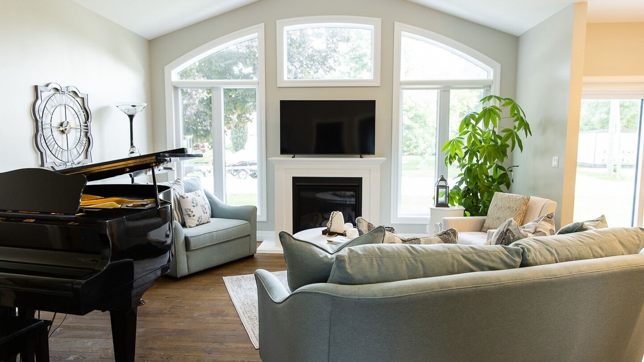 Photo of Livingroom in Town of Essex