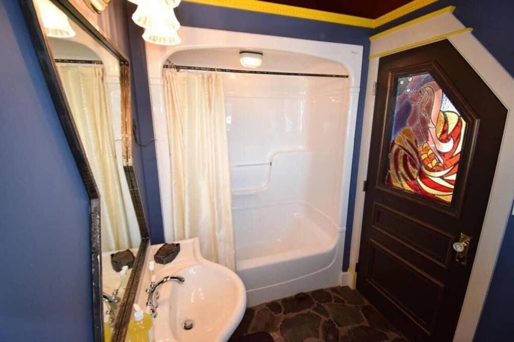 Photo of Bathroom in Niagara-on-the-Lake
