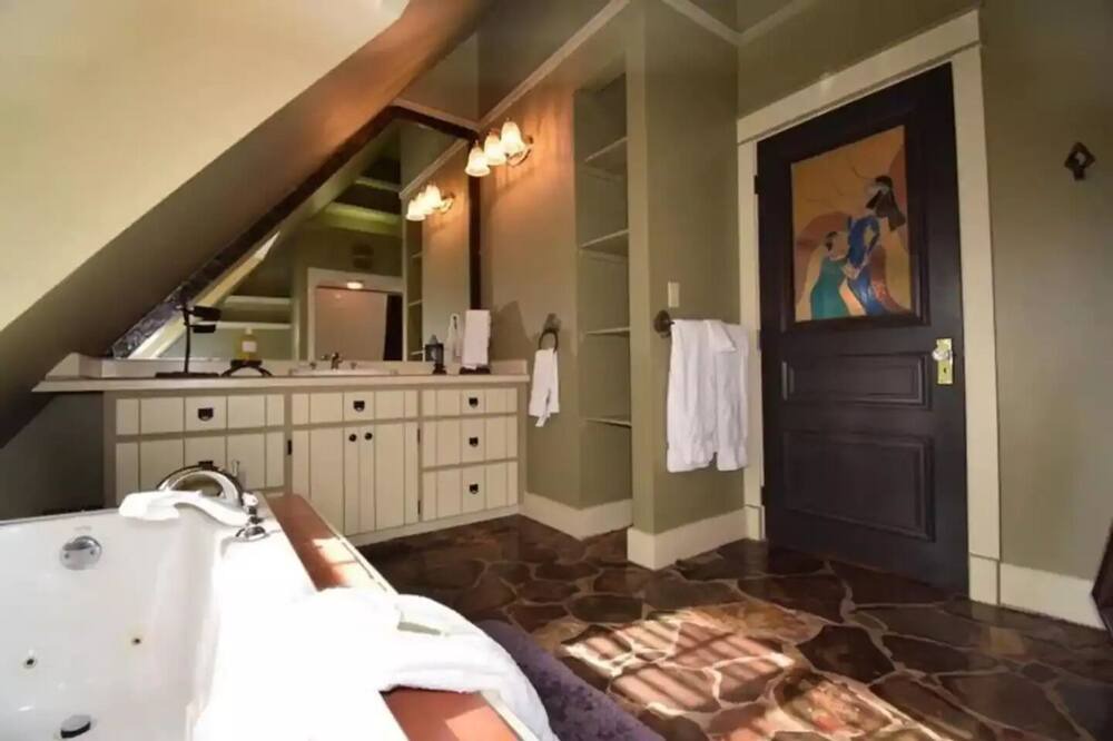 Photo of Bathroom in Niagara-on-the-Lake