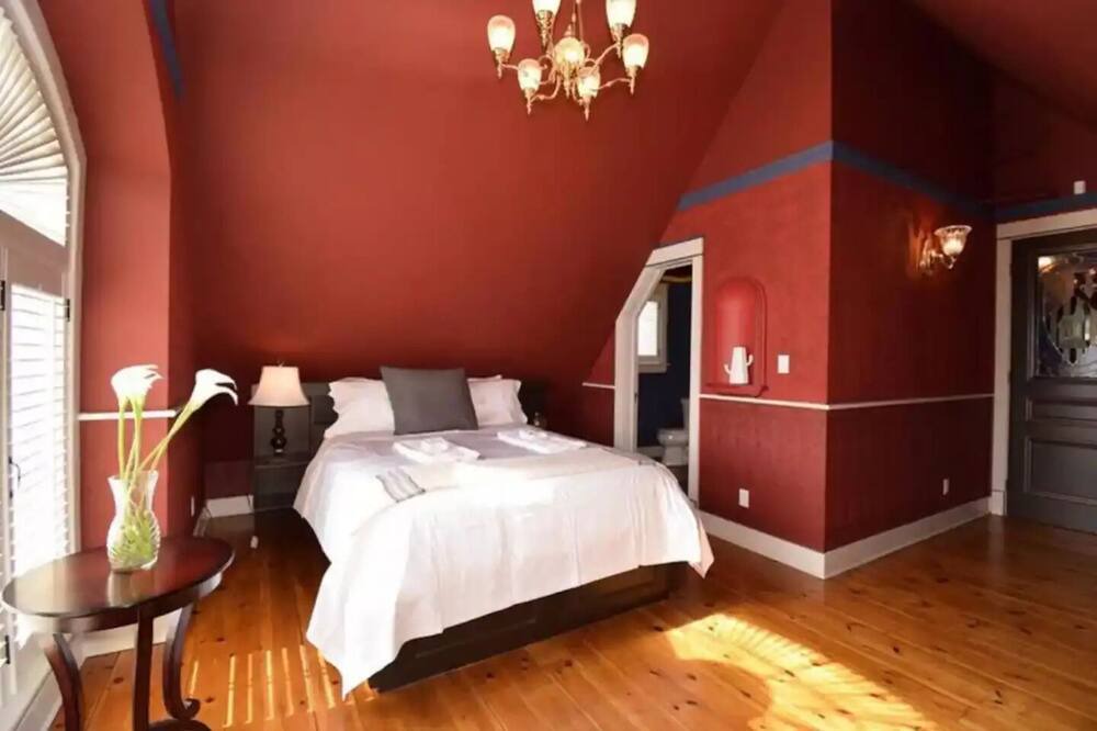 Photo of Bedroom in Niagara-on-the-Lake