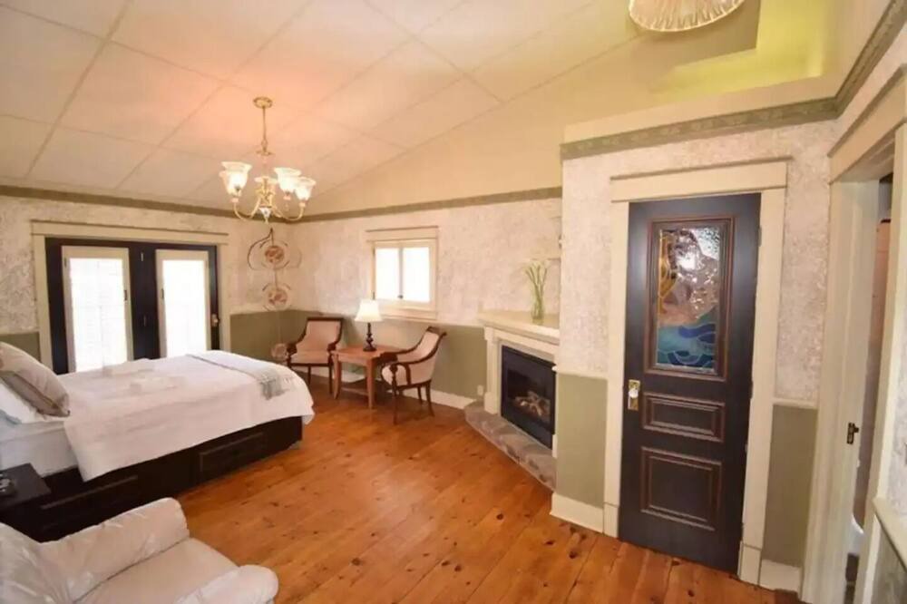 Photo of Bedroom in Niagara-on-the-Lake