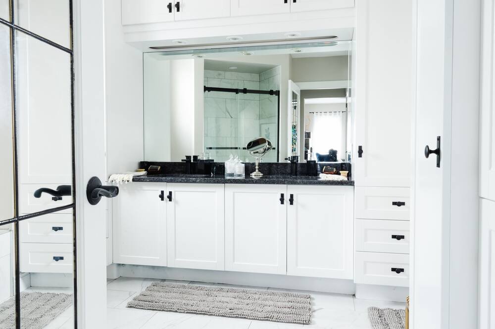 Photo of Bathroom in Amherstburg