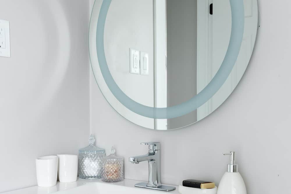 Photo of Bathroom in Amherstburg