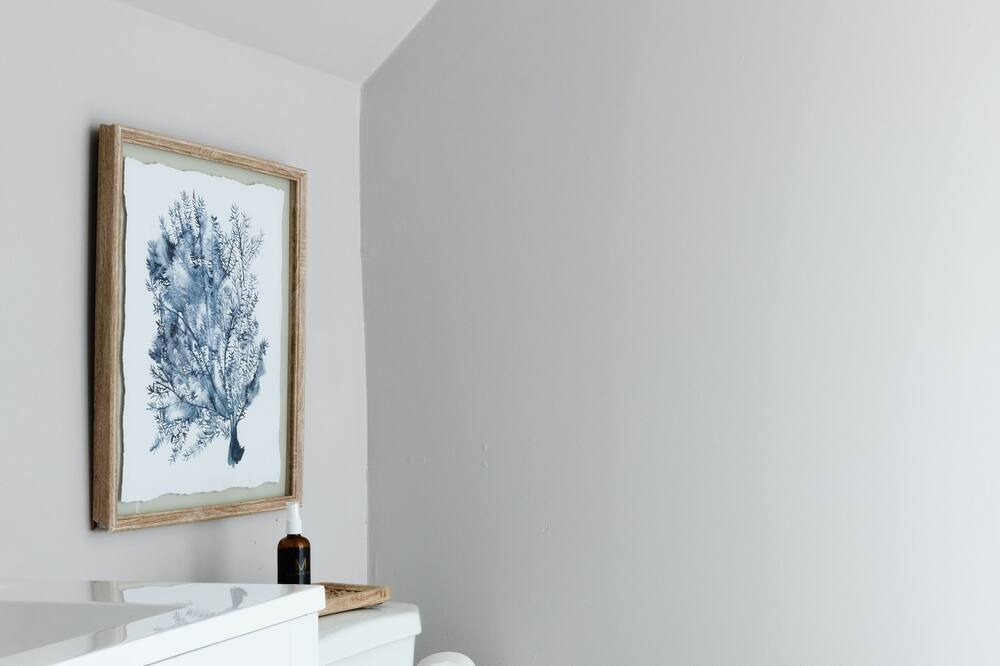 Photo of Bathroom in Amherstburg