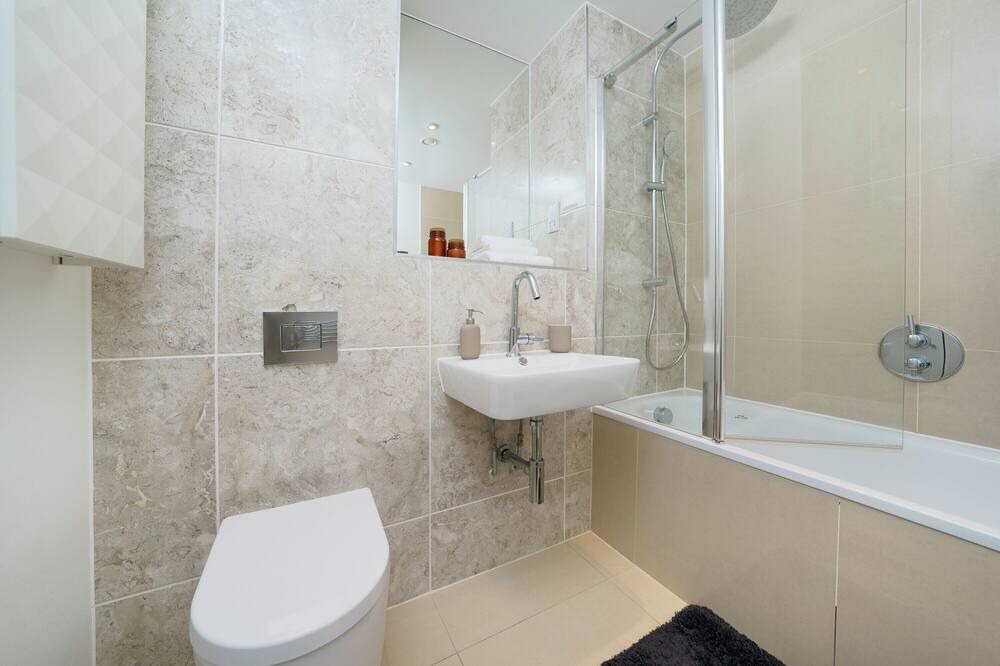 Photo of Bathroom in Lansbury