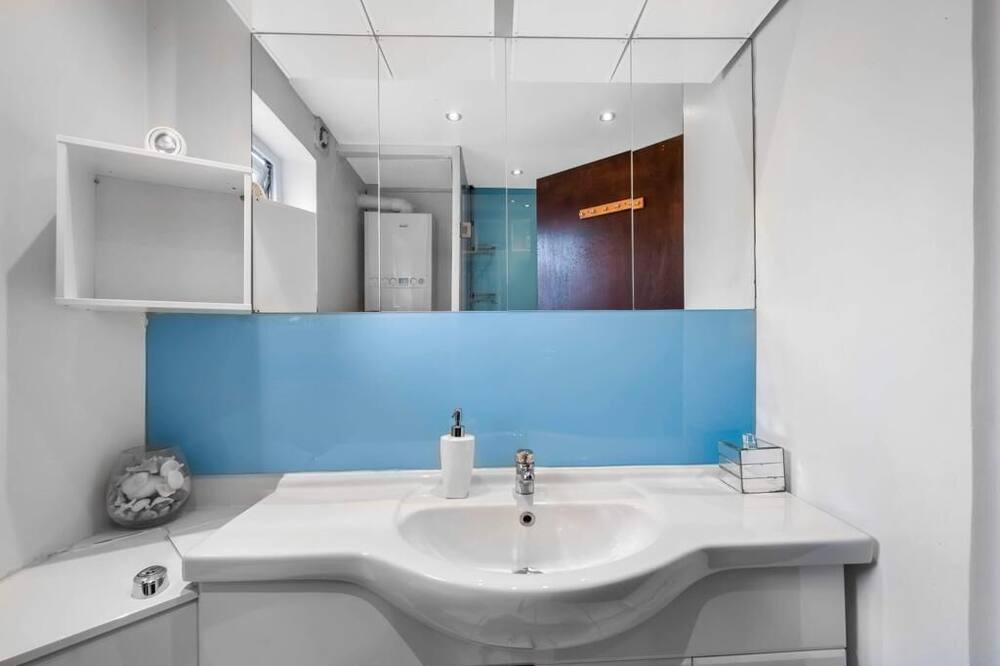 Photo of Bathroom in Plaistow South
