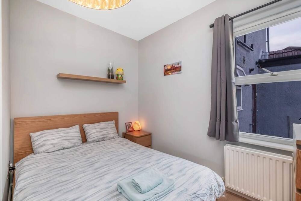 Photo of Bedroom in Plaistow South