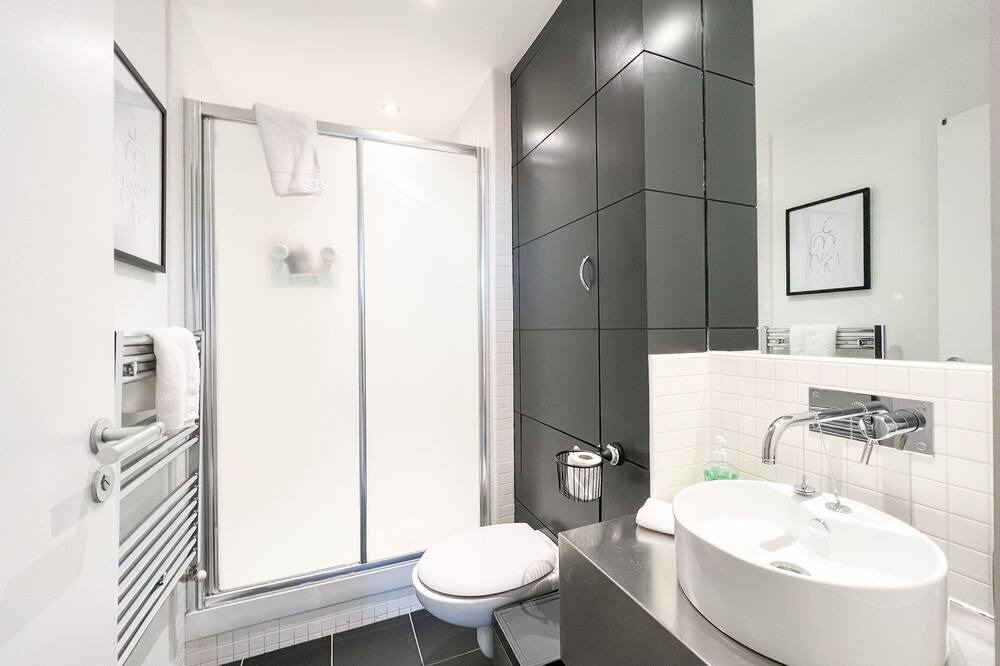 Photo of Bathroom in Finnieston