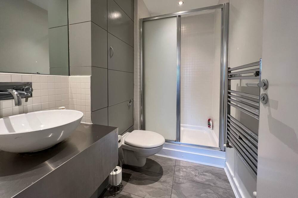 Photo of Bathroom in Finnieston