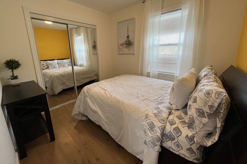 Photo of Bedroom in Byron