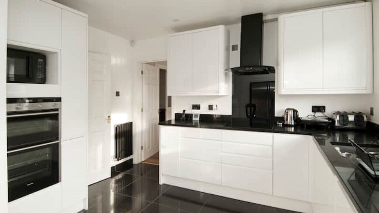 Photo of Kitchen in Cheshunt