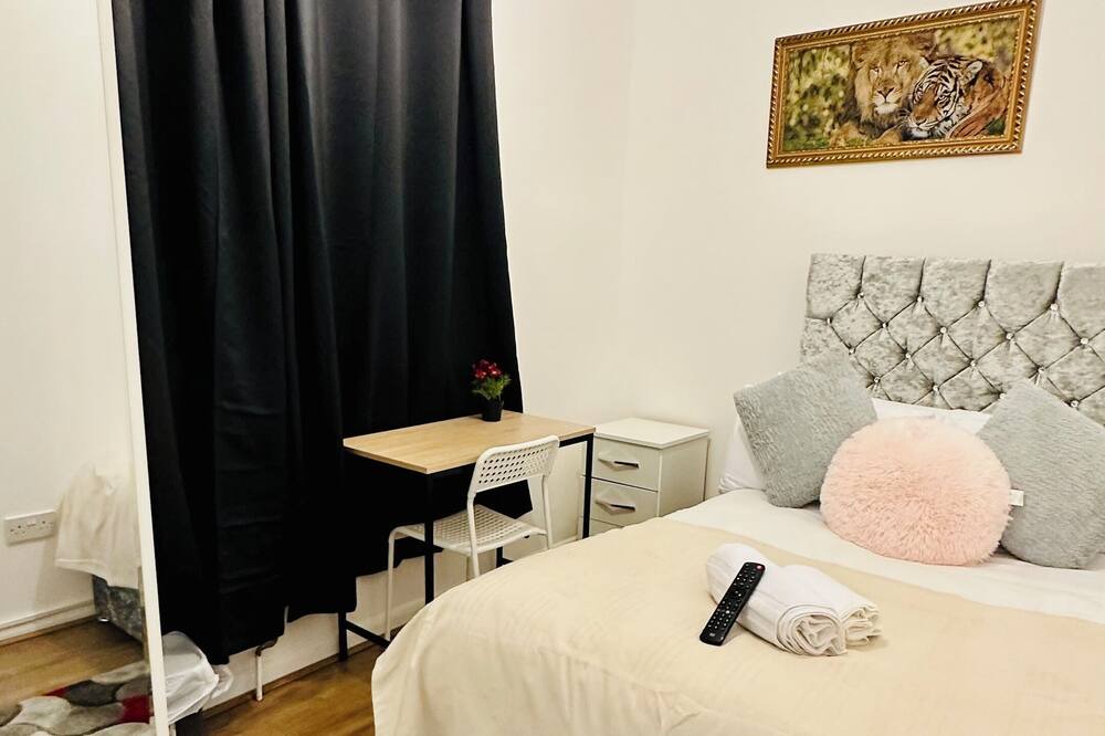 Photo of Bedroom in Custom House