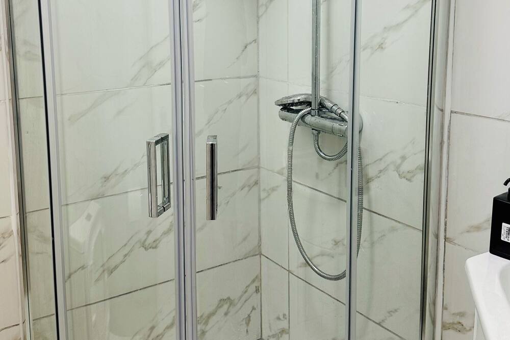 Photo of Bathroom in Custom House