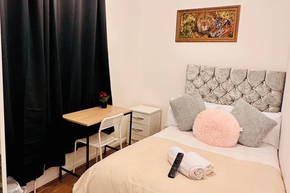Photo of Bedroom in Custom House