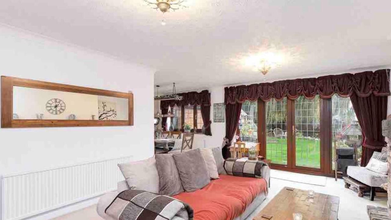 Photo of Livingroom in Hoddesdon