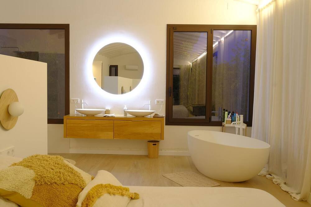 Photo of Bathroom in Vall-Llobrega