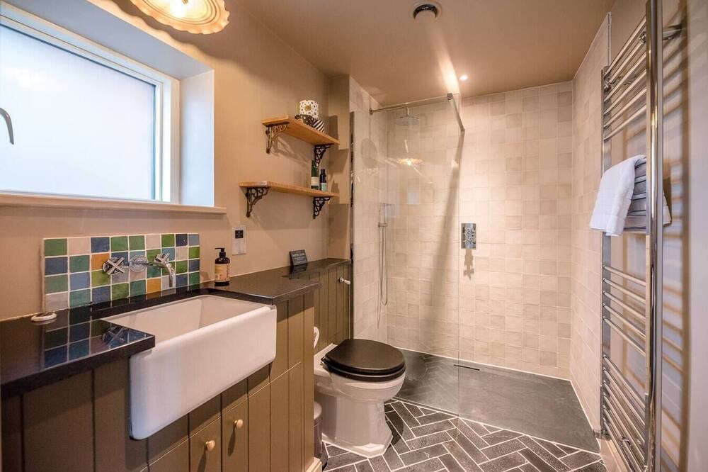 Photo of Bathroom in Saxmundham