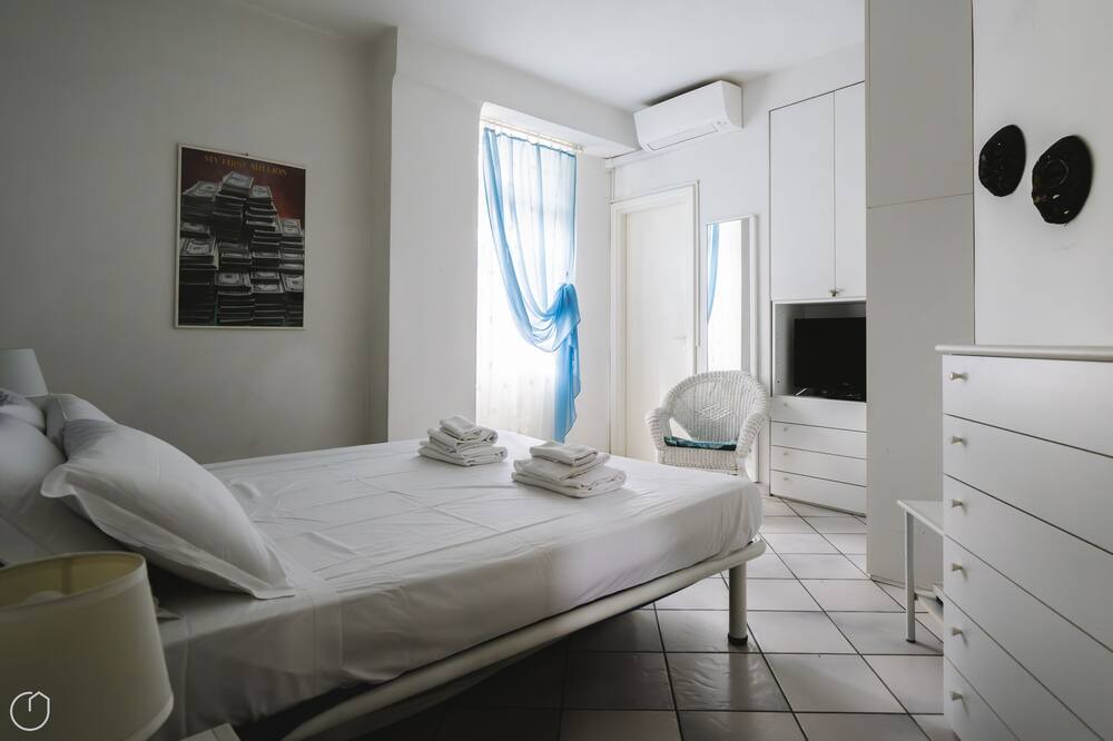 Photo of Bedroom in Capo Mimosa-Rollo