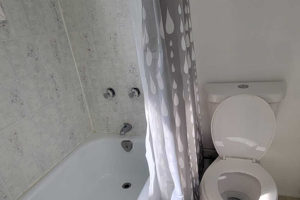 Photo of Bathroom in Kawartha Lakes