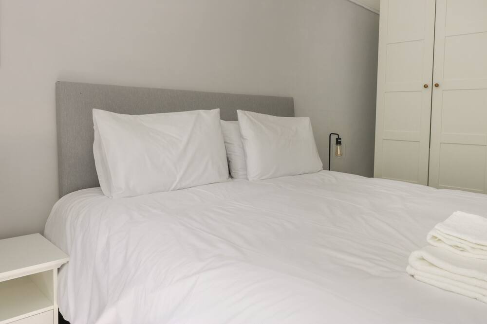 Photo of Bedroom in South Queensferry