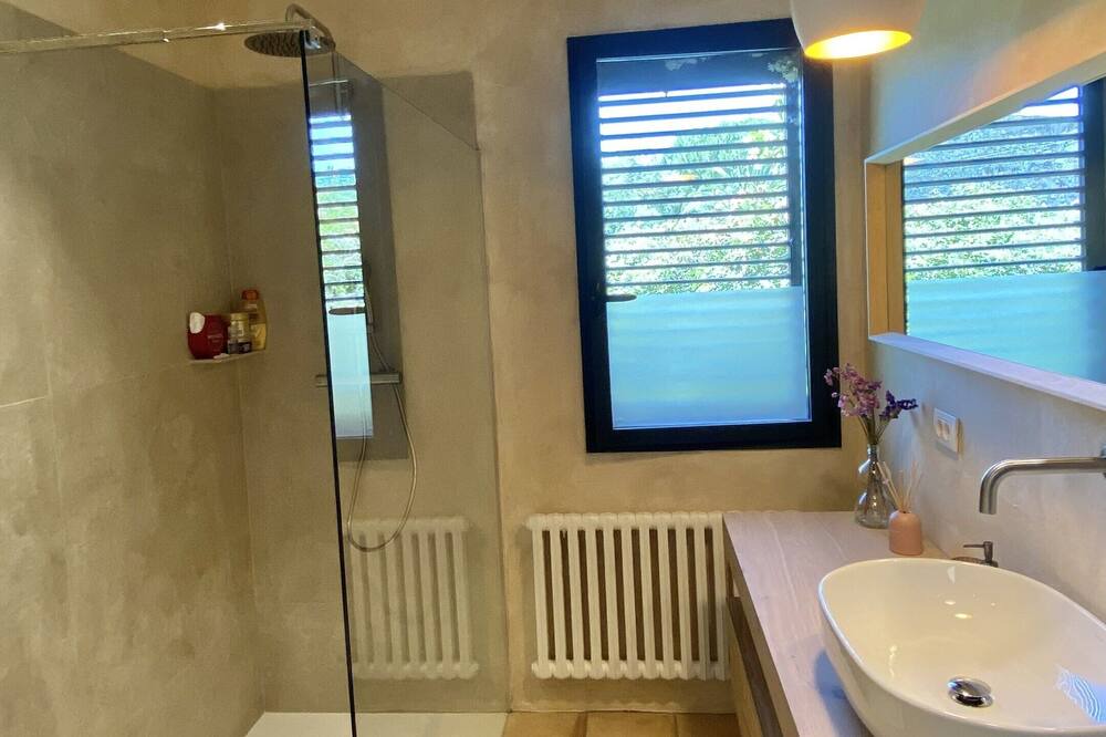 Photo of Bathroom in Mont-Ras