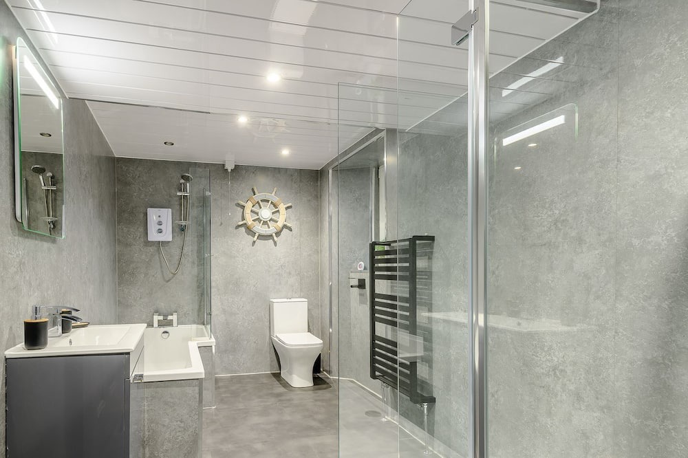 Photo of Bathroom in Wemyss Bay
