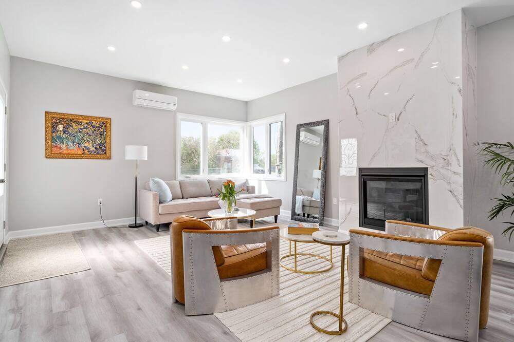 Photo of Livingroom in Fenelon Falls