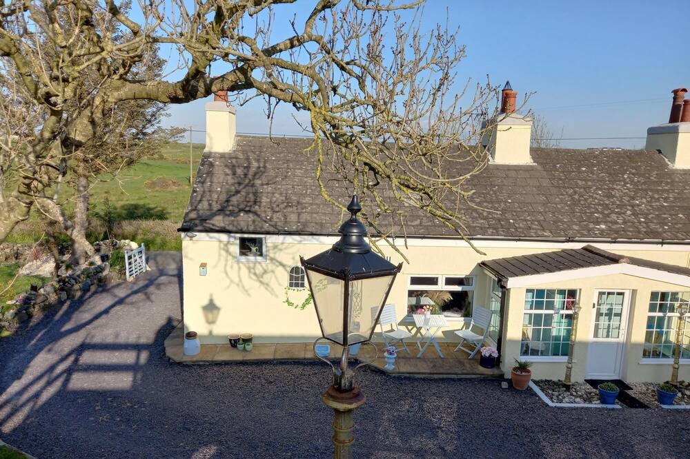 Photo of Outdoor in Caergeiliog