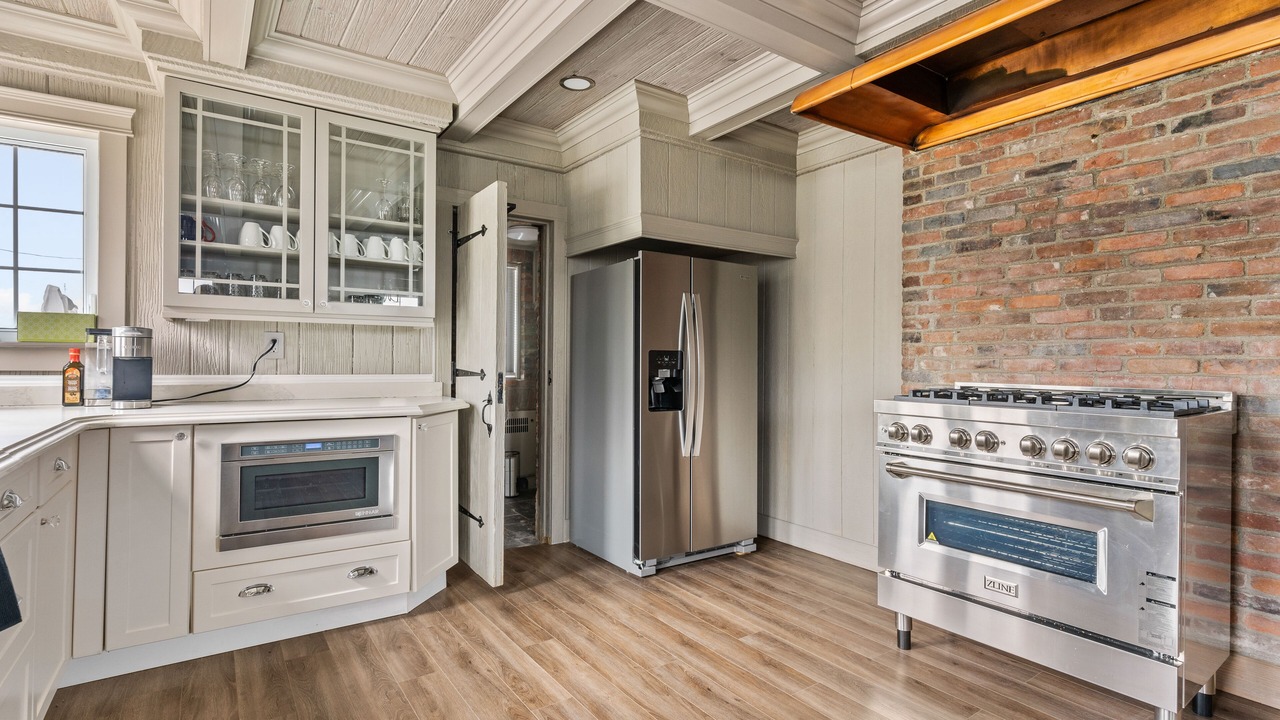 Photo of Kitchen in Boblo Island