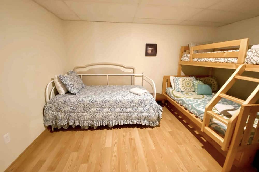 Photo of Bedroom in McMurrich/Monteith