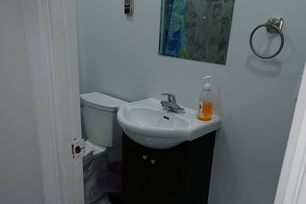 Photo of Bathroom in Lindsay